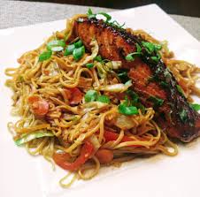 Salmon chow mein